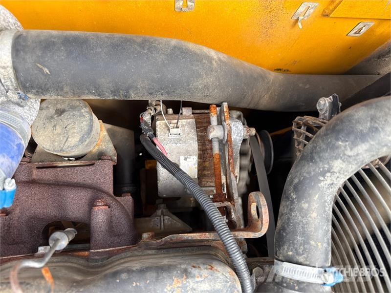 JCB JS130 Rupsgraafmachines