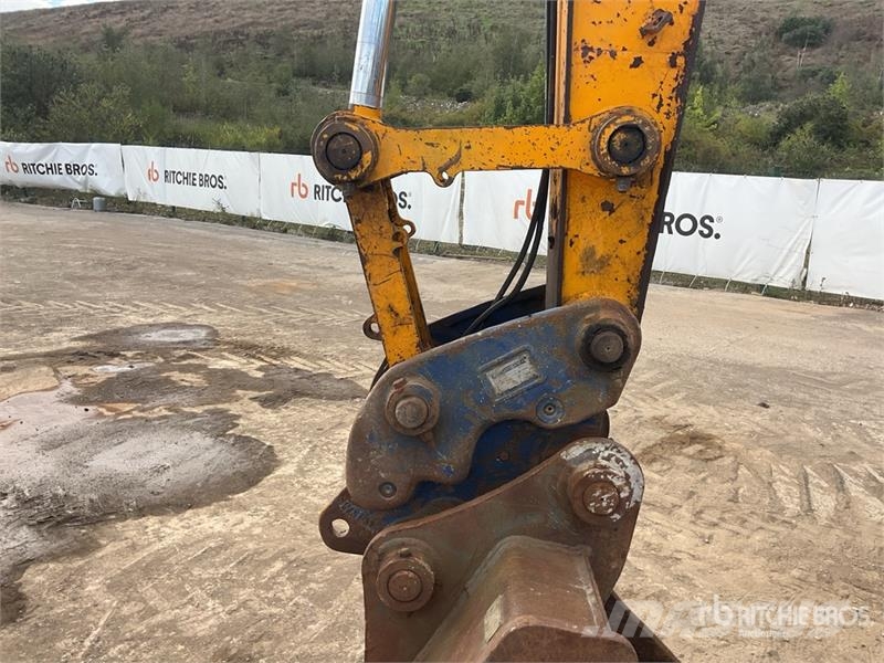 JCB JS130 Kāpurķēžu ekskavatori