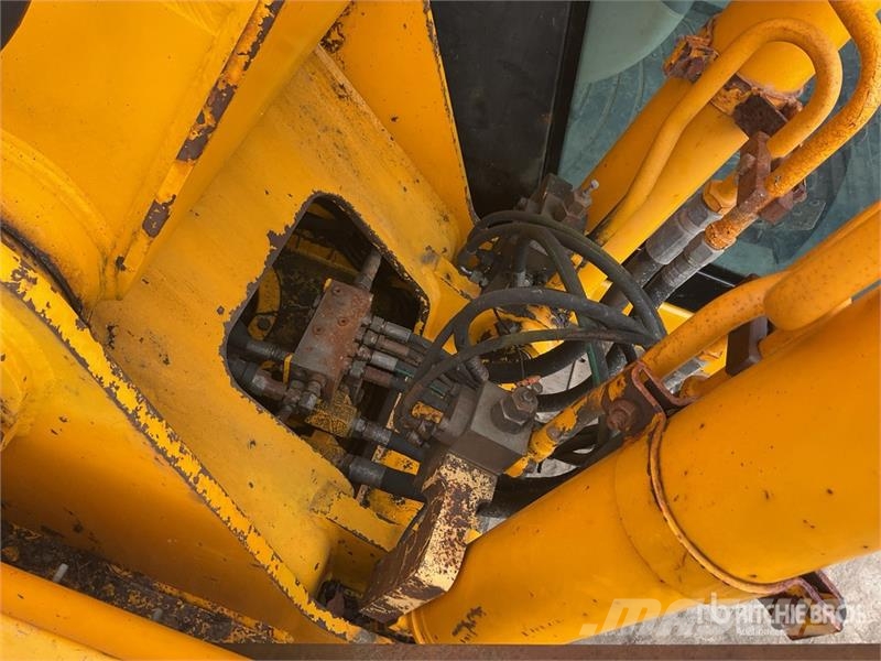 JCB JS130 Kāpurķēžu ekskavatori