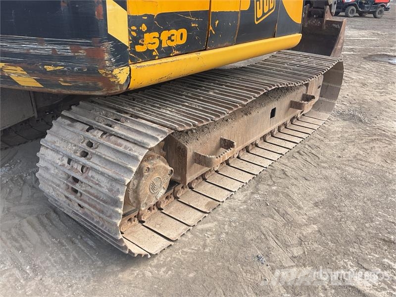 JCB JS130 Kāpurķēžu ekskavatori