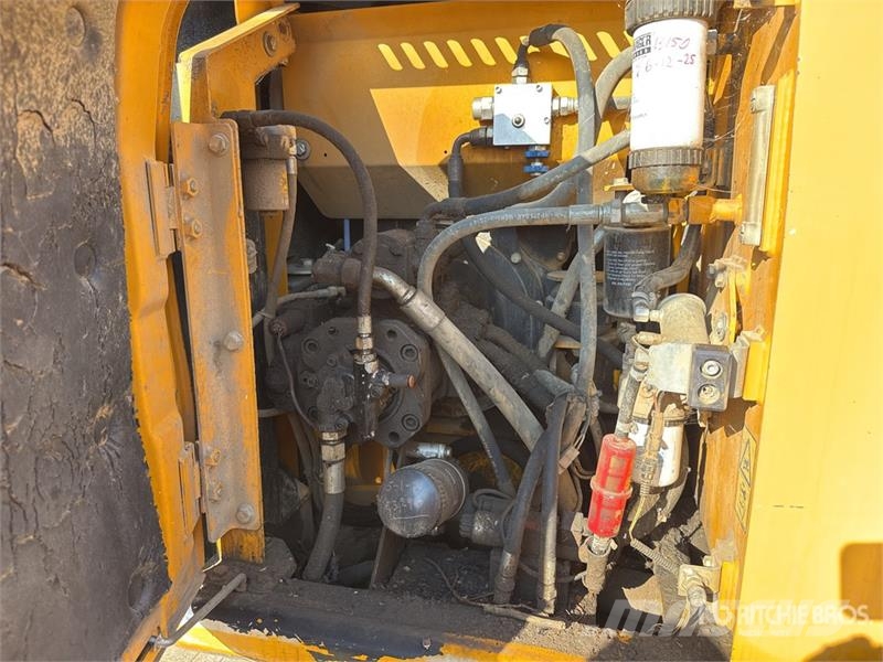 JCB JS130LC T4 Tracked Excavator Raupenbagger