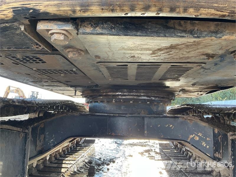 JCB JS131 Tracked Excavator Crawler excavators