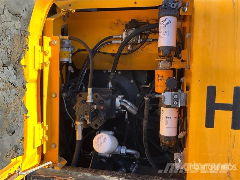 JCB JS131 Tracked Excavator Crawler excavators