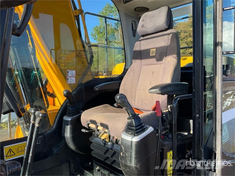 JCB JS131 Tracked Excavator Crawler excavators