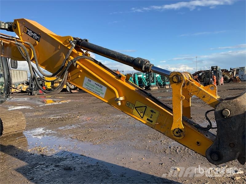 JCB JS131 Tracked Excavator Crawler excavators