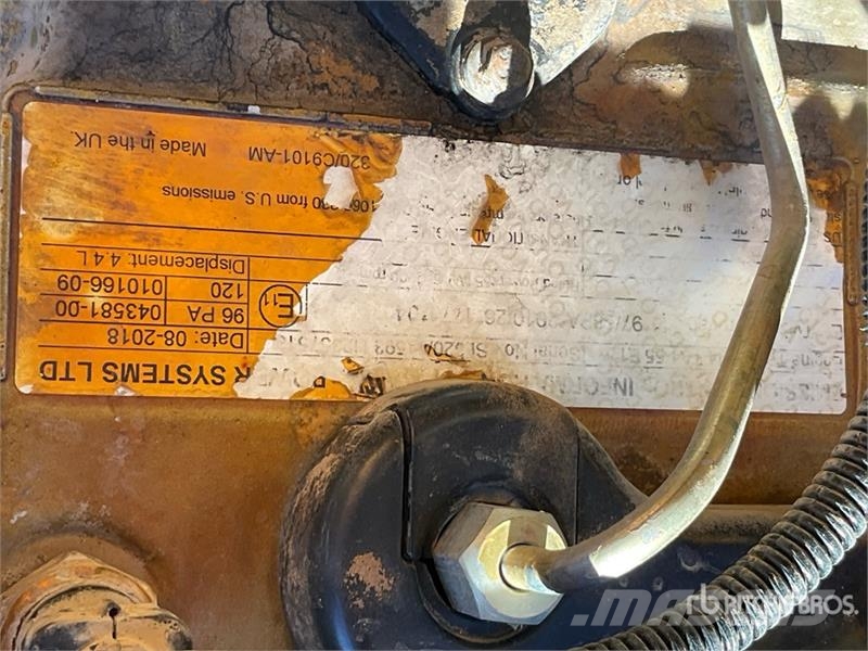 JCB JS131 Tracked Excavator Crawler excavators