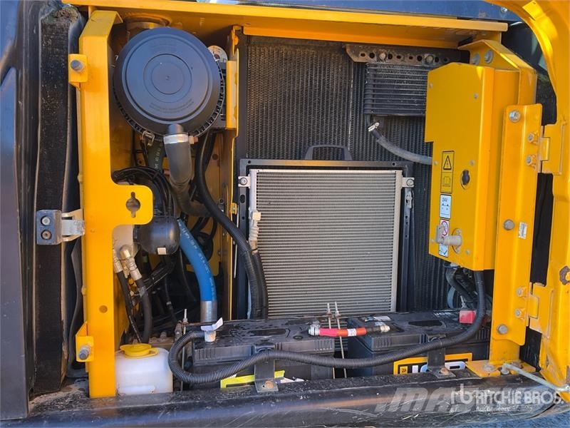 JCB JS131 Tracked Excavator Crawler excavators