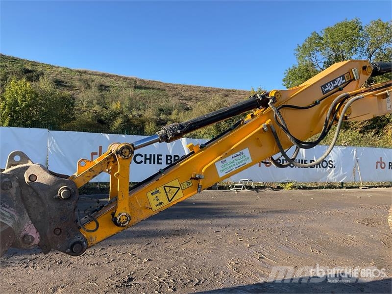 JCB JS131 Tracked Excavator Crawler excavators