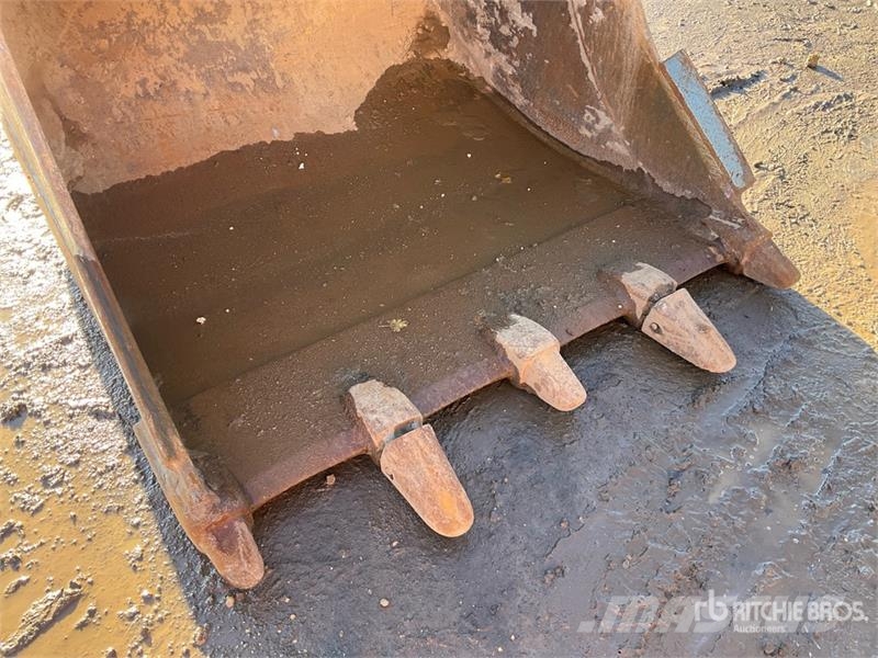 JCB JS131 Tracked Excavator Crawler excavators