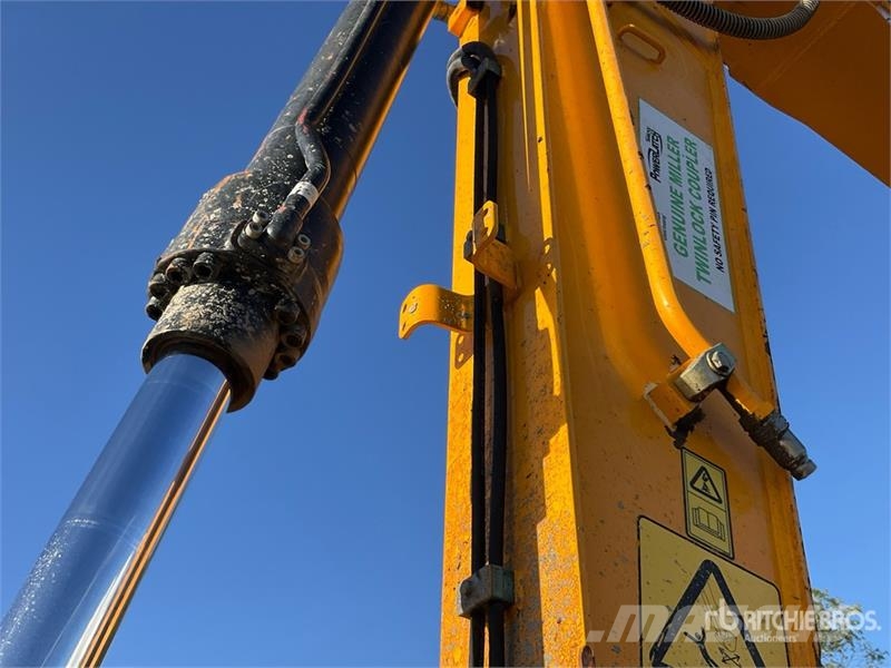 JCB JS131LC Tracked Excavator Crawler excavators