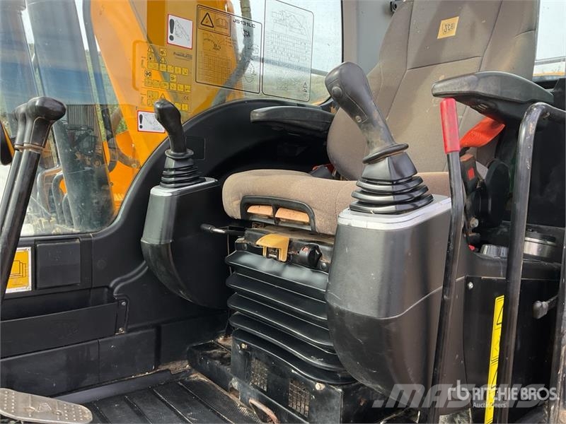 JCB JS131LC Tracked Excavator Crawler excavators