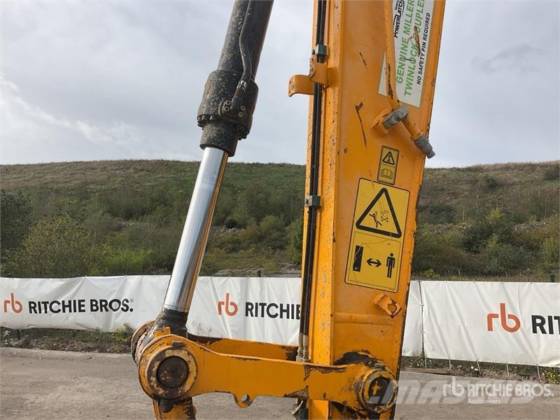 JCB JS131LC Tracked Excavator Crawler excavators