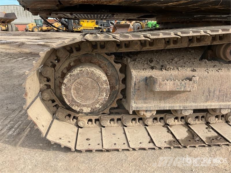 JCB JS131LC Tracked Excavator Crawler excavators