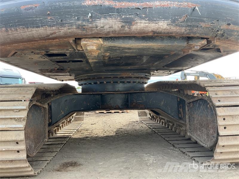 JCB JS131LC Tracked Excavator Crawler excavators