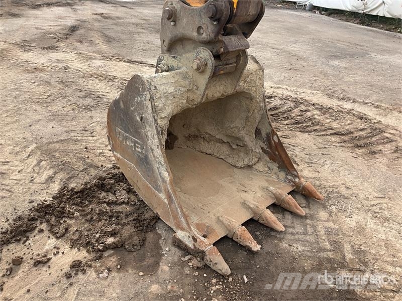 JCB JS131LC Tracked Excavator Crawler excavators