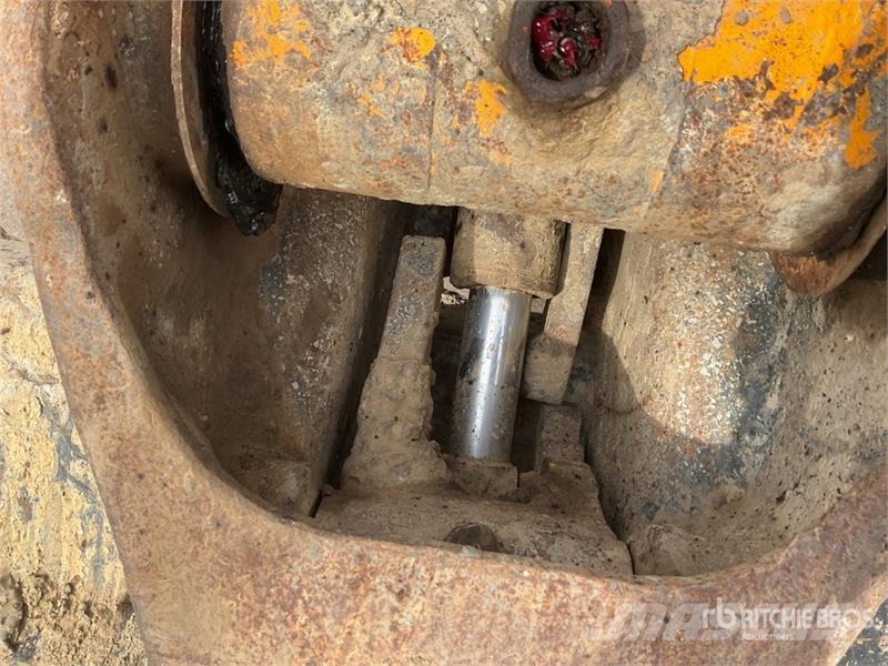 JCB JS131LC Tracked Excavator Crawler excavators