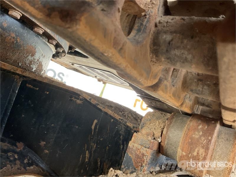 JCB JS131LC Tracked Excavator Crawler excavators