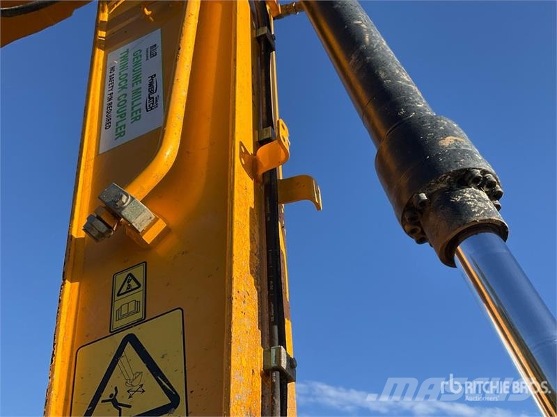 JCB JS131LC Tracked Excavator Crawler excavators