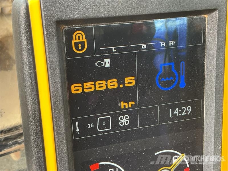 JCB JS131LC Tracked Excavator Crawler excavators
