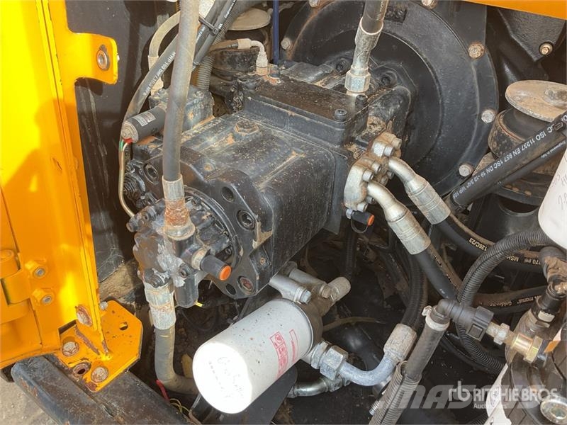 JCB JS131LC Tracked Excavator Crawler excavators