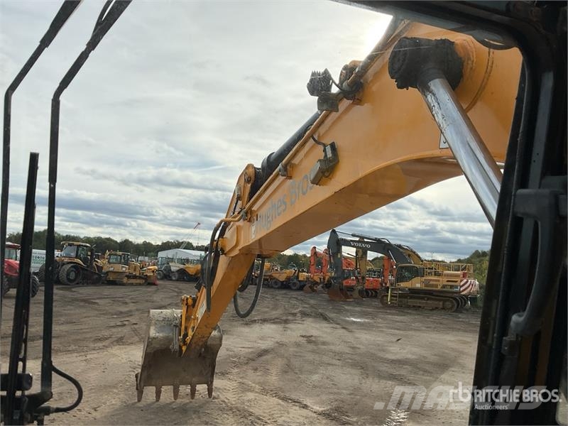 JCB JS131LC Tracked Excavator Crawler excavators