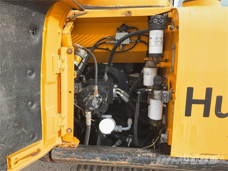 JCB JS131LC Tracked Excavator Crawler excavators