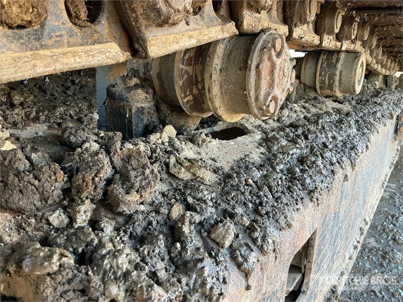 JCB JS131LC Tracked Excavator Crawler excavators