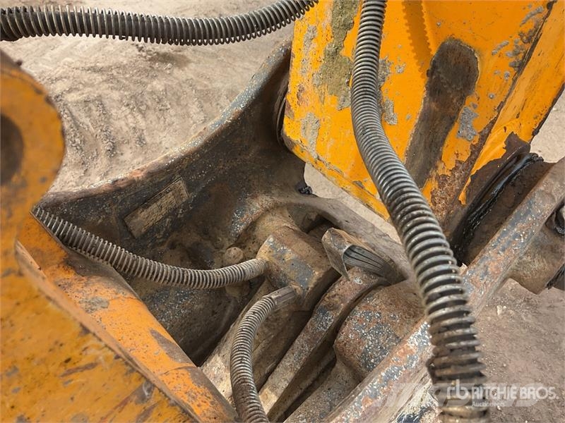 JCB JS131LC Tracked Excavator Crawler excavators