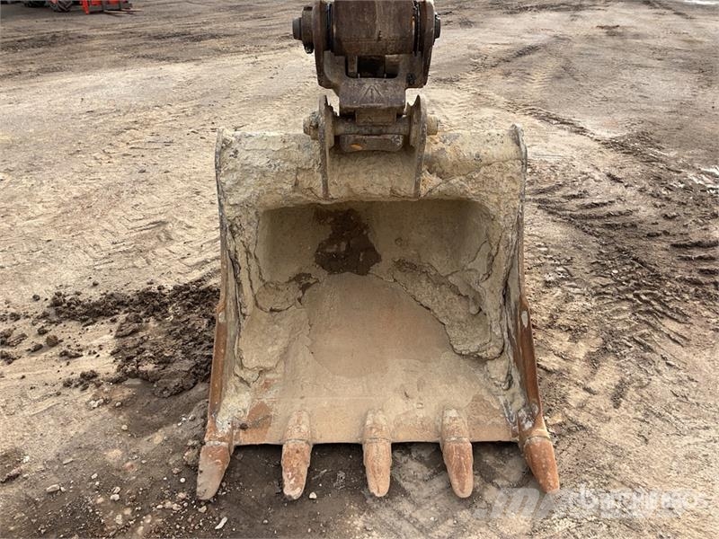 JCB JS131LC Tracked Excavator Crawler excavators