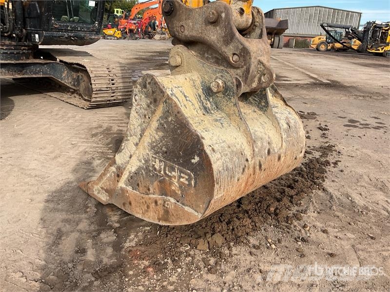 JCB JS131LC Tracked Excavator Crawler excavators
