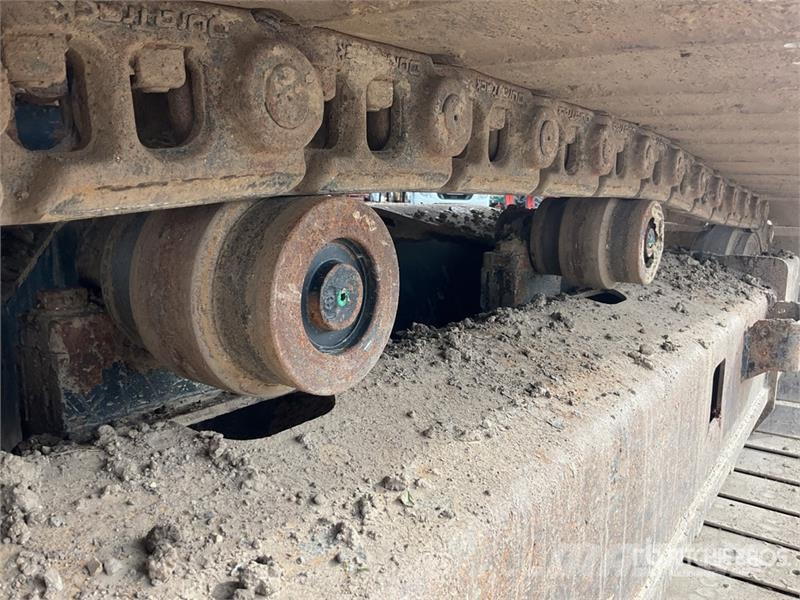 JCB JS131LC Tracked Excavator Crawler excavators