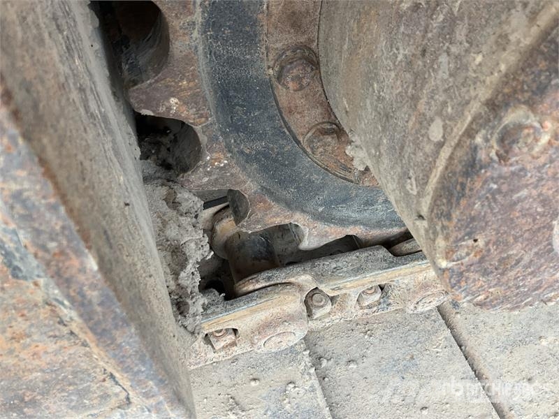 JCB JS131LC Tracked Excavator Crawler excavators
