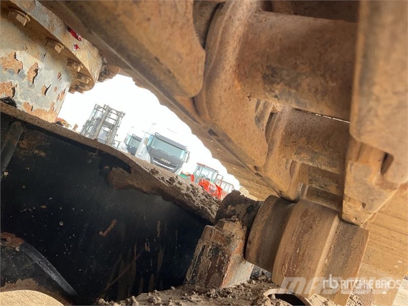 JCB JS131LC Tracked Excavator Crawler excavators