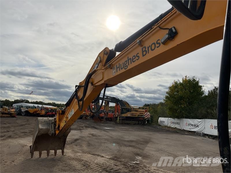 JCB JS131LC Tracked Excavator Crawler excavators