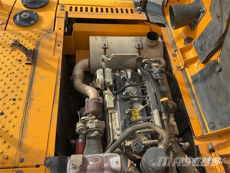 JCB JS131LC Tracked Excavator Crawler excavators