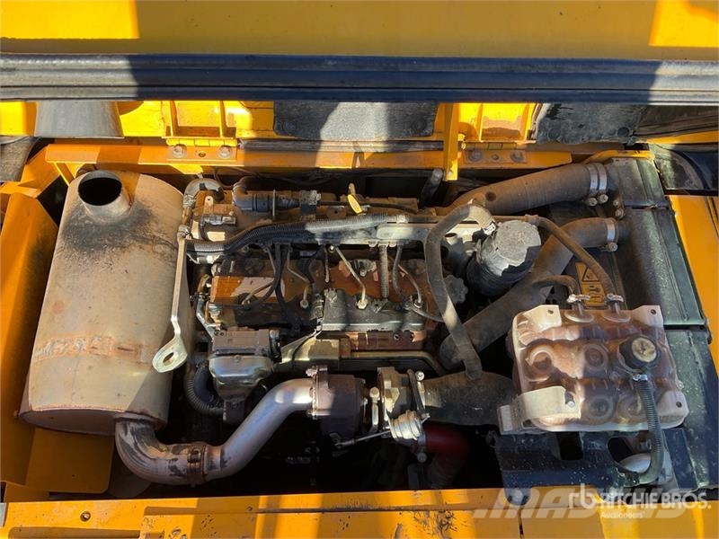 JCB JS131LC Tracked Excavator Crawler excavators