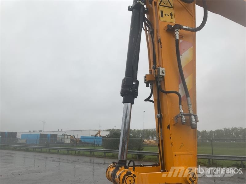 JCB JS145W Wielgraafmachines