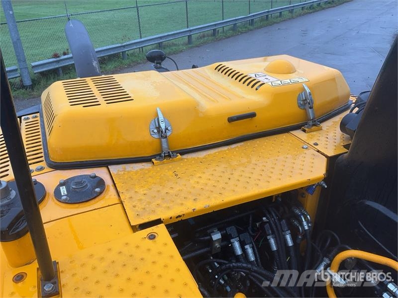 JCB JS145W+ Wheel Excavator Wielgraafmachines