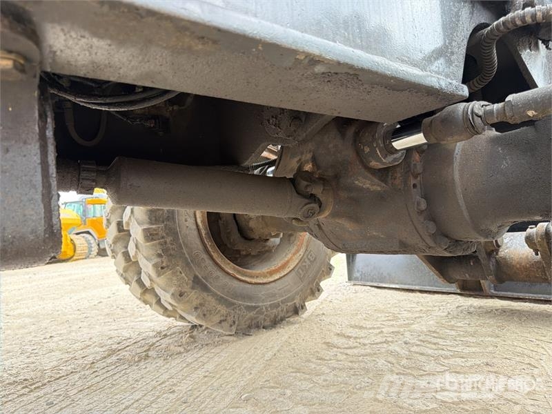 JCB JS175W Wheeled excavators