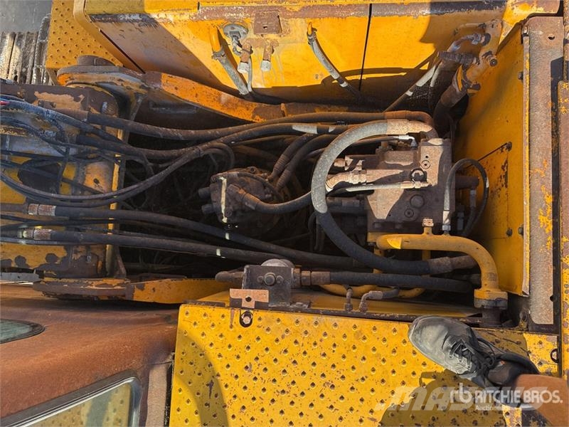 JCB JS220 Pelle A Chenilles Tracked Excavator Roomikekskavaatorid