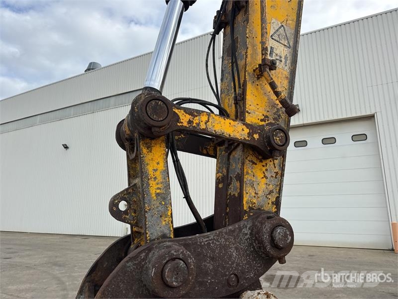 JCB JS240NC Pelle Sur Chenilles Tracked Excavator Crawler excavators