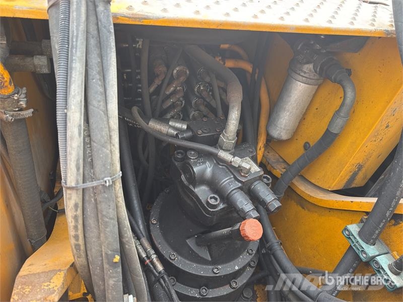 JCB JS240NC Pelle Sur Chenilles Tracked Excavator Crawler excavators