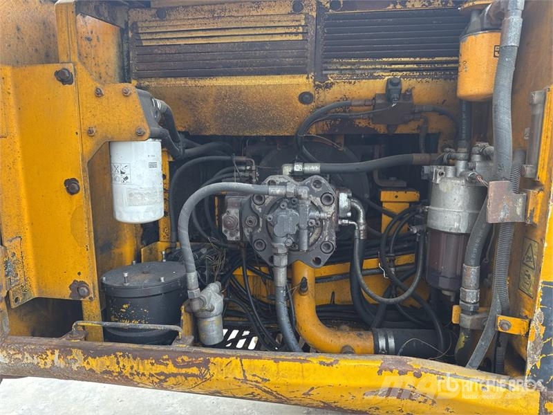 JCB JS240NC Pelle Sur Chenilles Tracked Excavator Crawler excavators