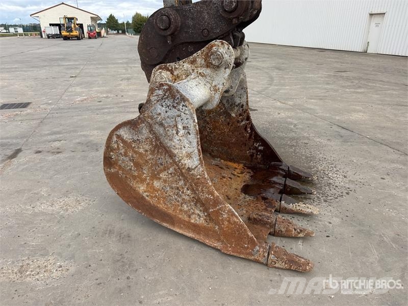 JCB JS240NC Pelle Sur Chenilles Tracked Excavator Crawler excavators