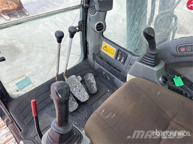 JCB JS240NC Pelle Sur Chenilles Tracked Excavator Crawler excavators