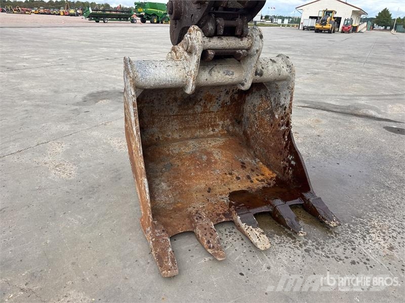 JCB JS240NC Pelle Sur Chenilles Tracked Excavator Crawler excavators