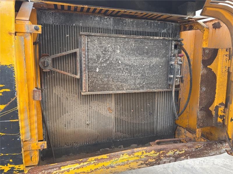 JCB JS240NC Pelle Sur Chenilles Tracked Excavator Crawler excavators