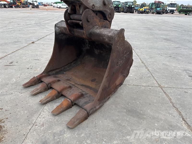 JCB JS240NC Pelle Sur Chenilles Tracked Excavator Raupenbagger