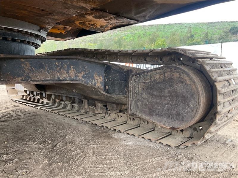 JCB JS300LC Tracked Excavator Kāpurķēžu ekskavatori
