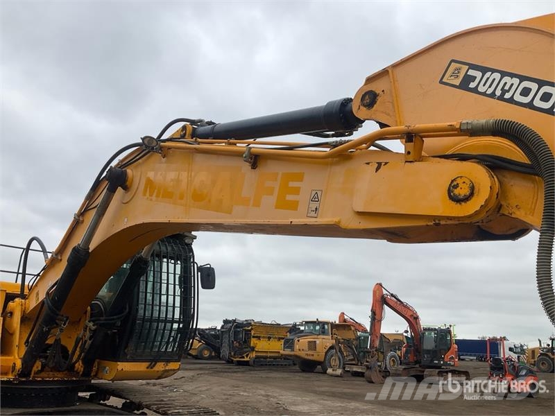 JCB JS300LC Tracked Excavator Kāpurķēžu ekskavatori